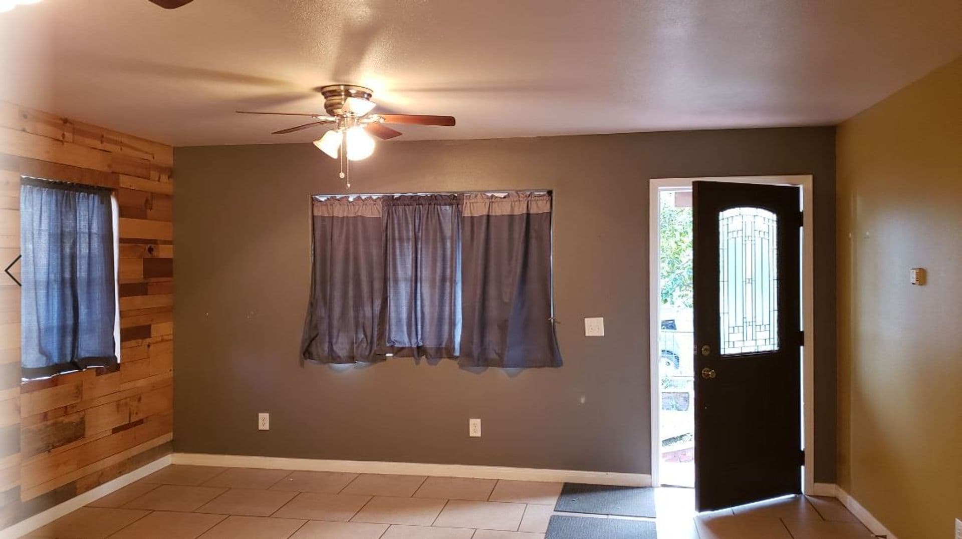 LOS ANGELES Apartment: 1319 E 59TH PL