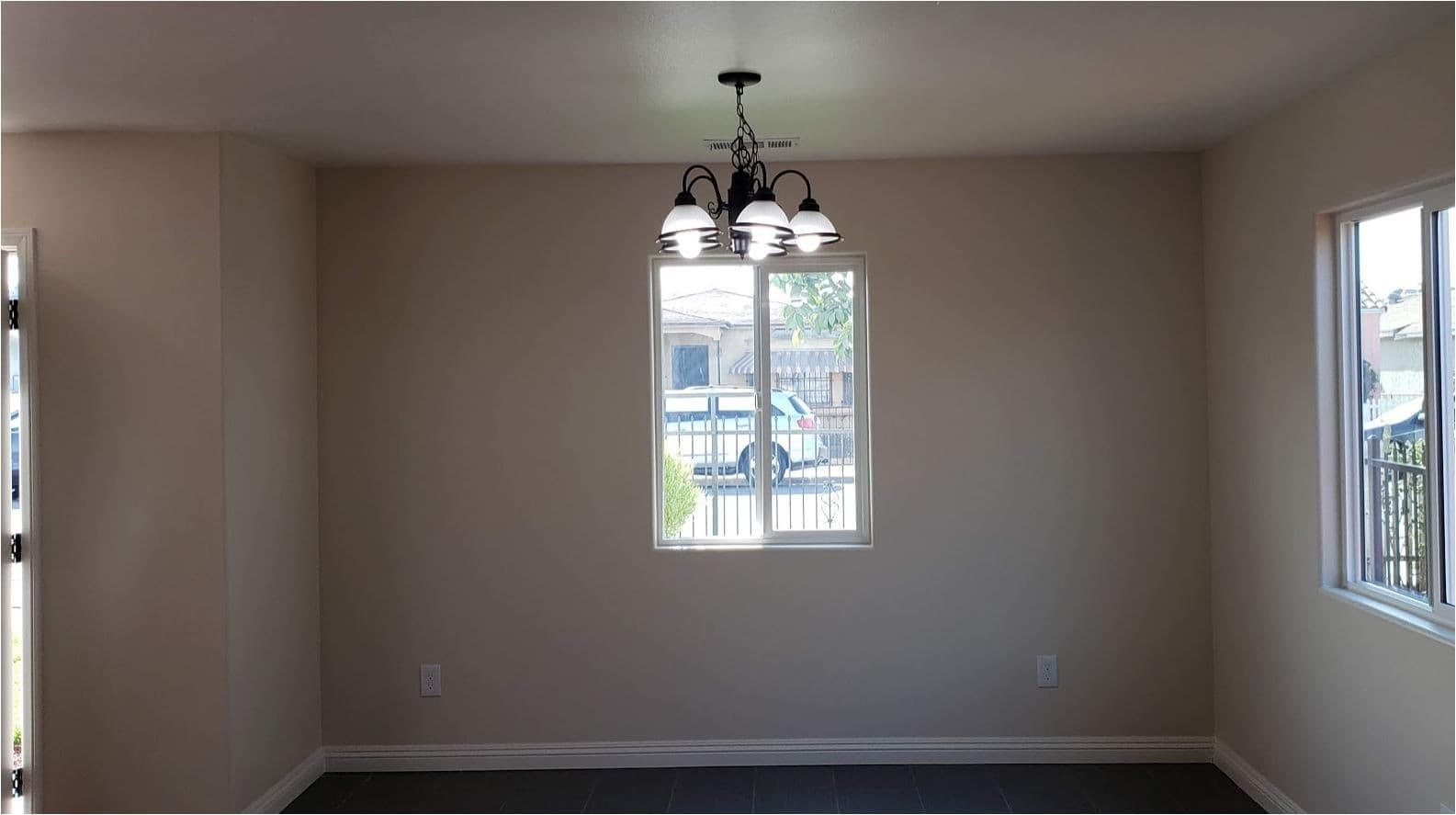 LOS ANGELES Apartment: 1627 E 88TH ST