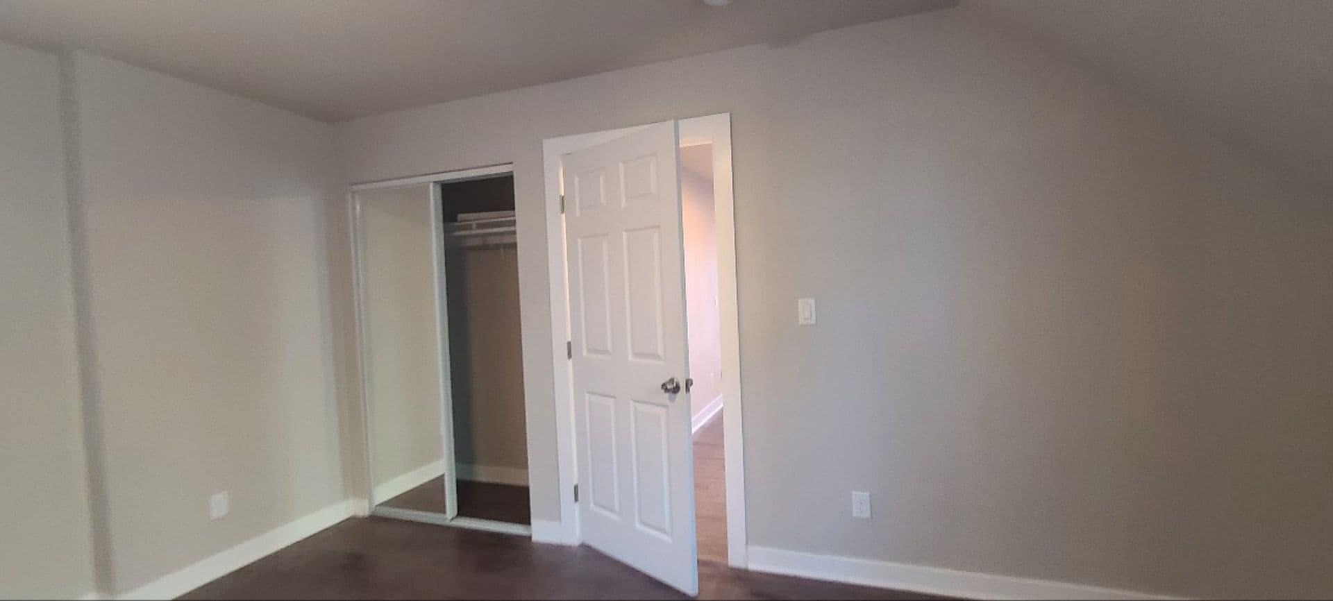 Los Angeles Apartment: 150 E 109th Pl