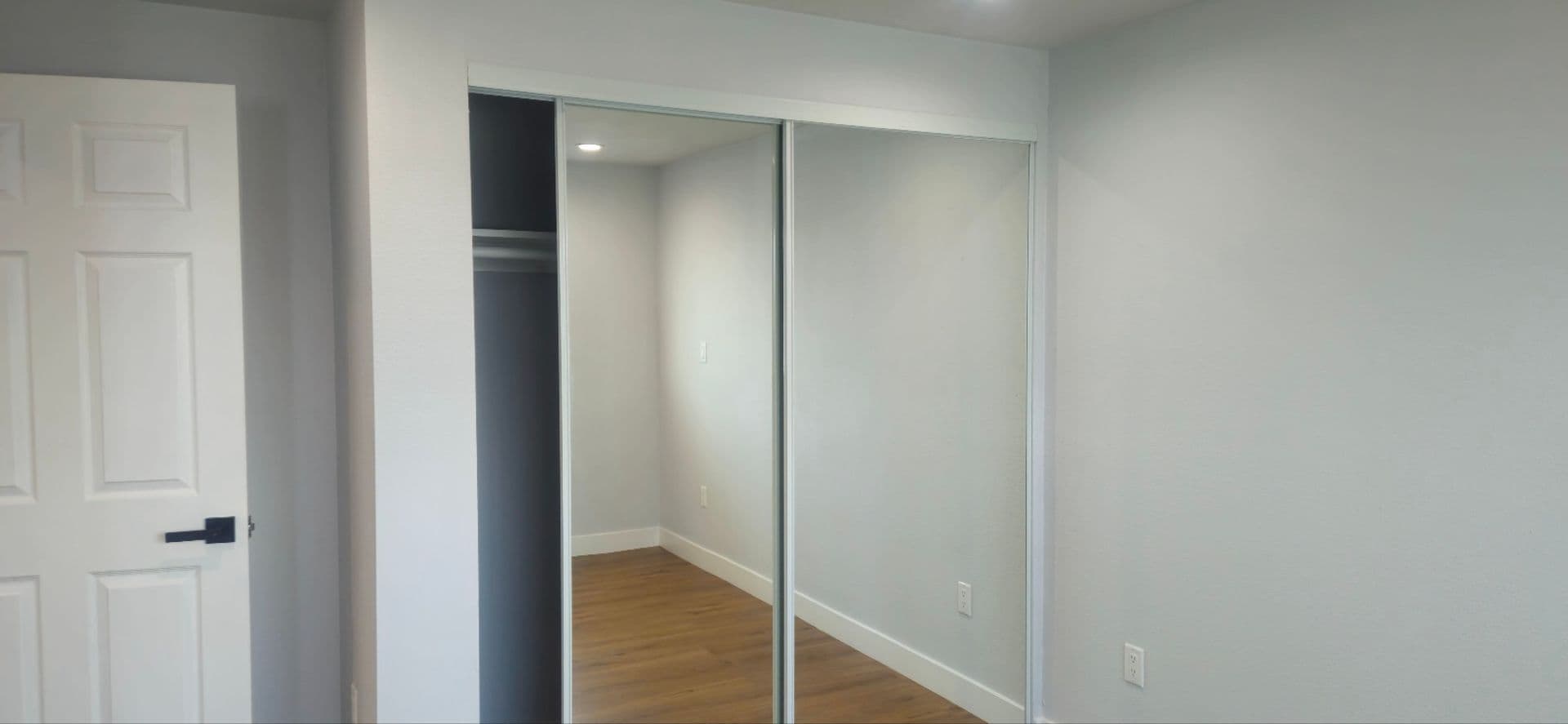 LOS ANGELES Apartment: 926 E 57TH ST