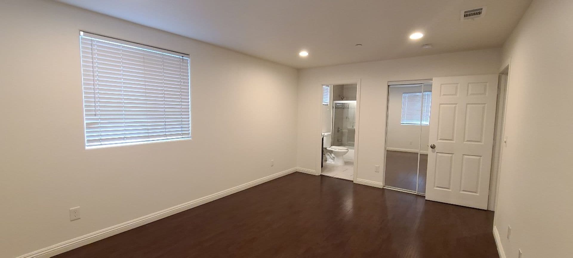 LOS ANGELES Apartment: 1627 E 88TH ST