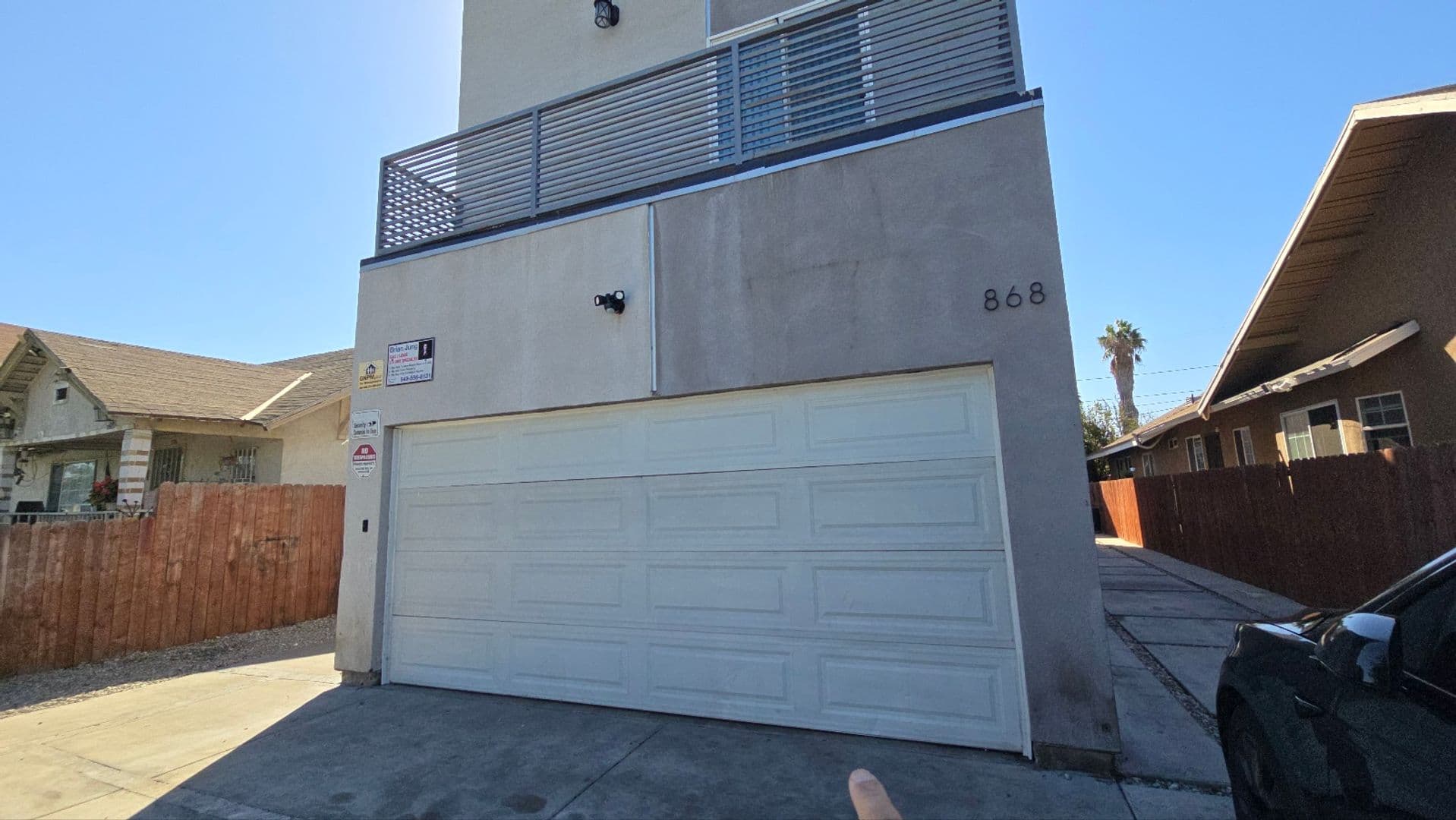 LOS ANGELES Apartment: 866 E 46th St
