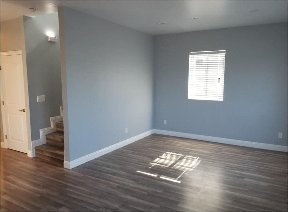 Los Angeles Apartment: 718 W 85TH ST