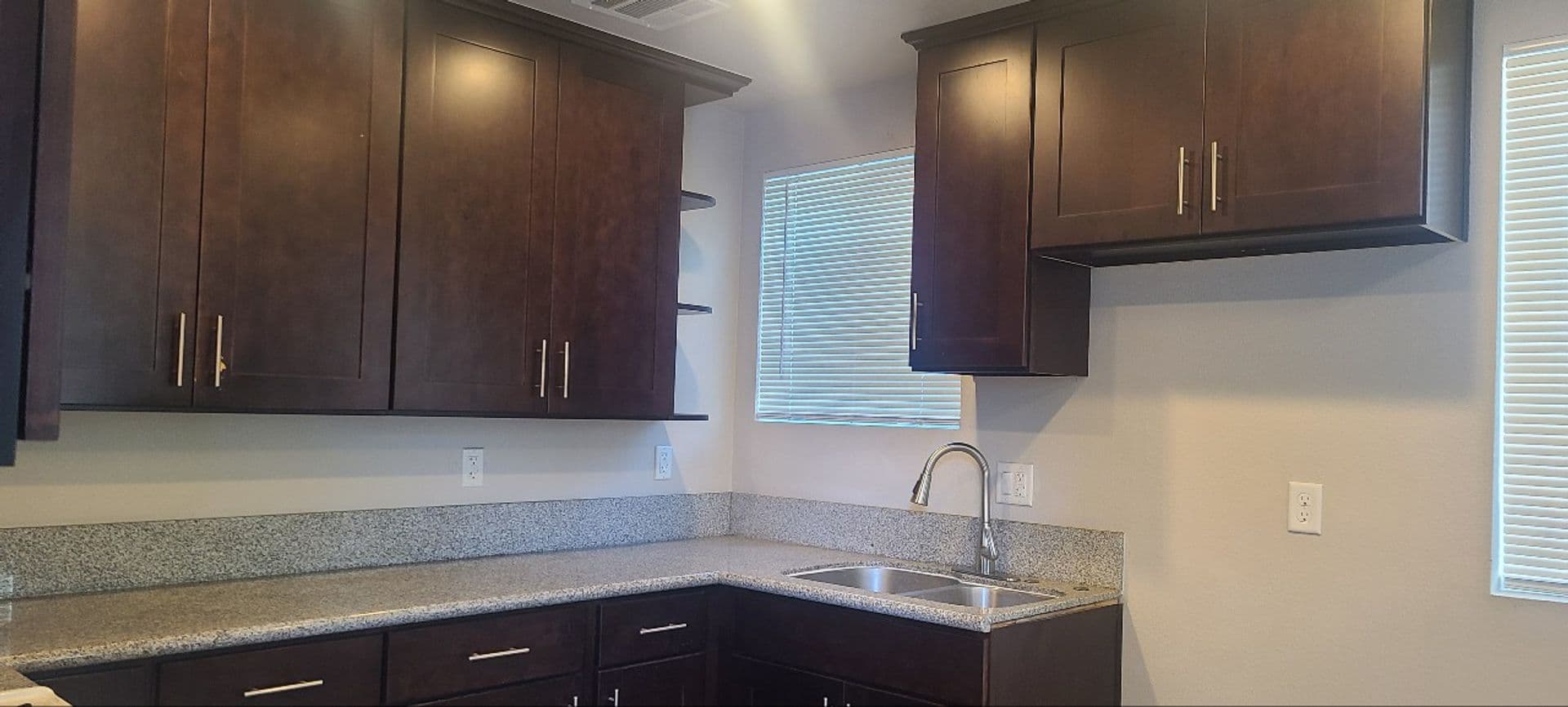 Los Angeles Apartment: 150 E 109th Pl