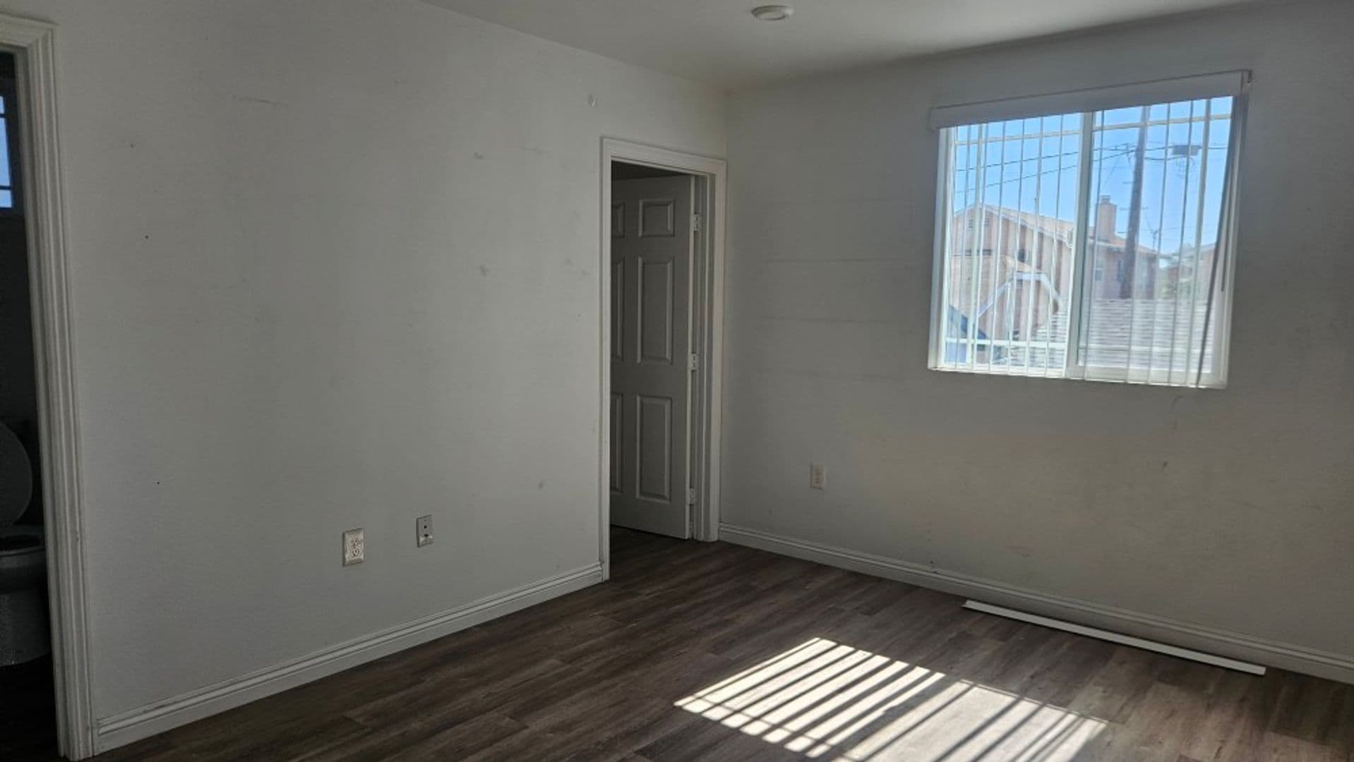 LOS ANGELES Apartment: 4238