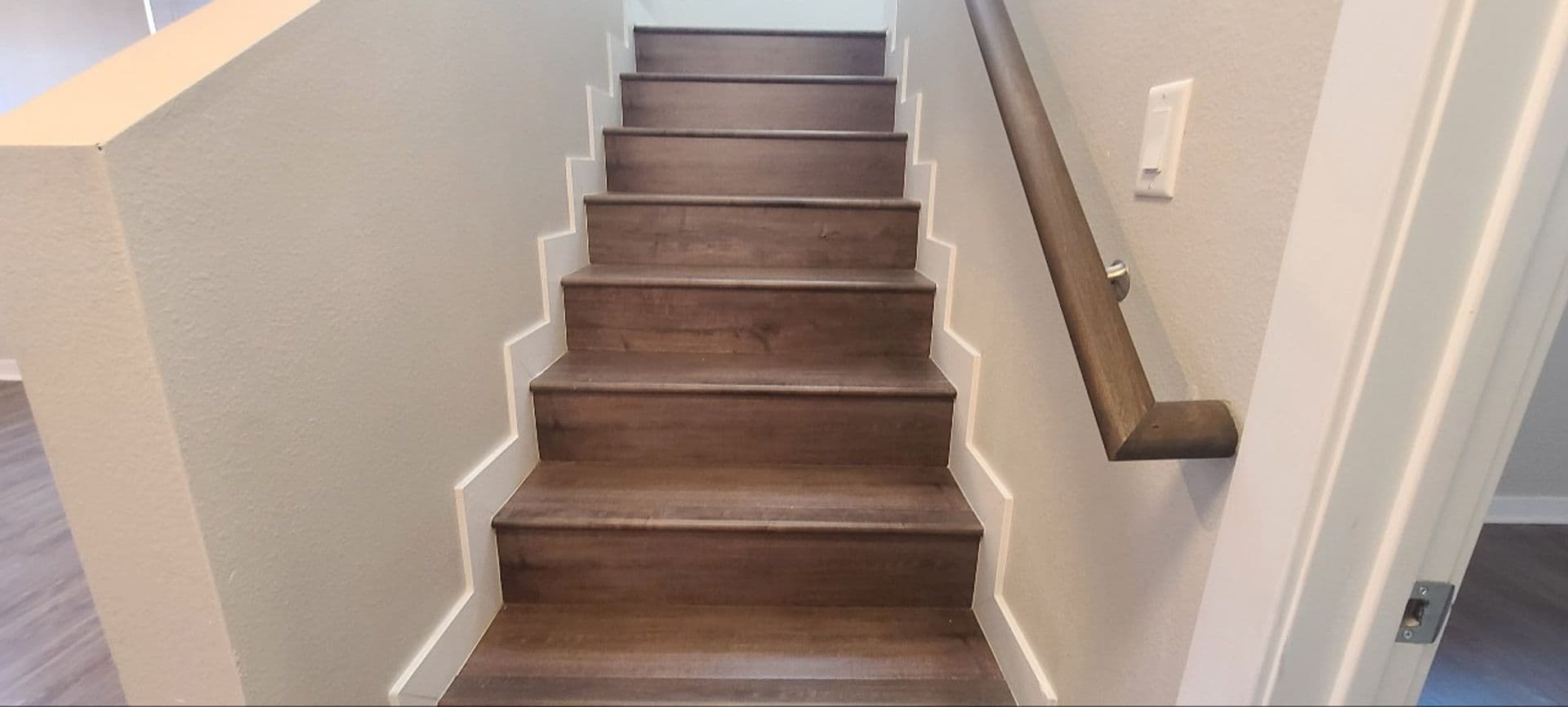 Los Angeles Apartment: 150 E 109th Pl