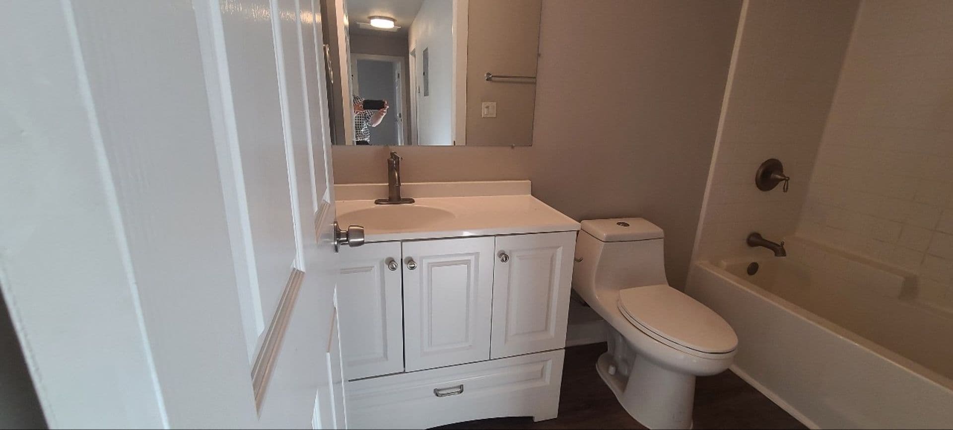 Los Angeles Apartment: 150 E 109th Pl
