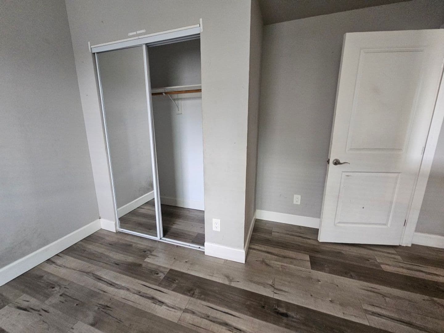 LOS ANGELES Apartment: 122 W 55TH ST
