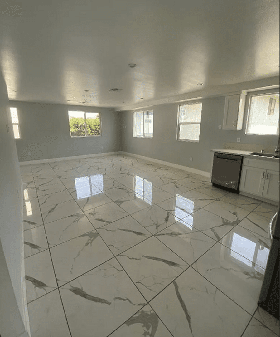 Los Angeles Apartment: 232 E 27th St.