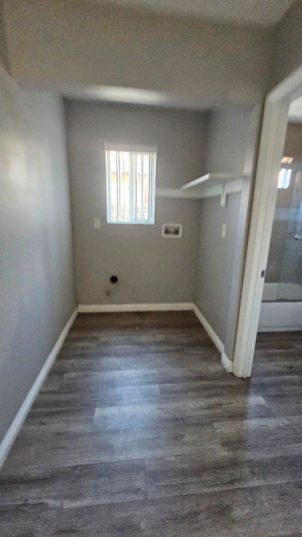 LOS ANGELES Apartment: 4238
