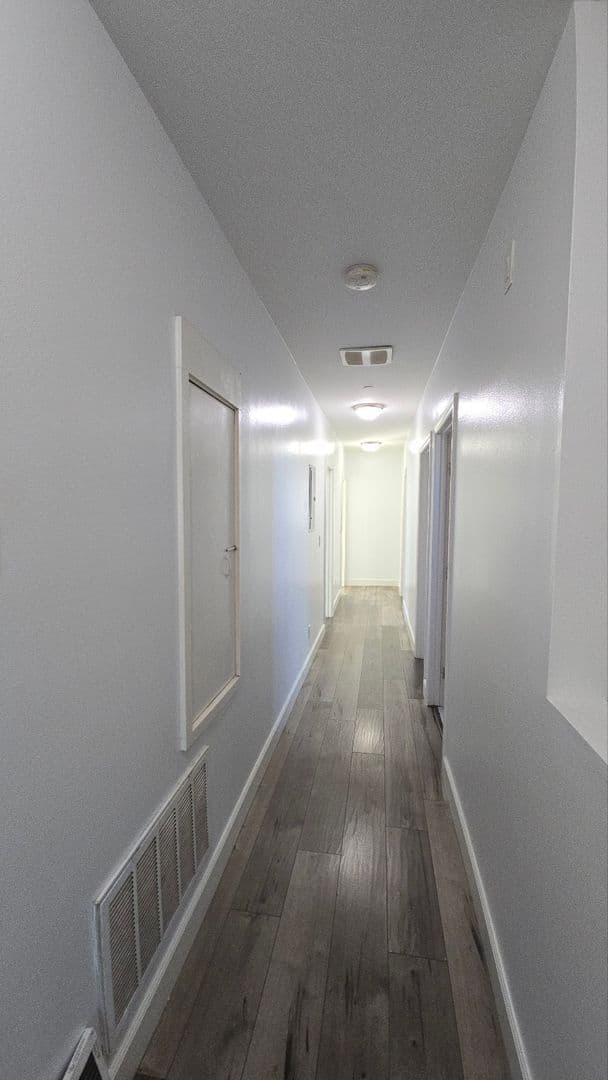 LOS ANGELES Apartment: 866 E 46th St