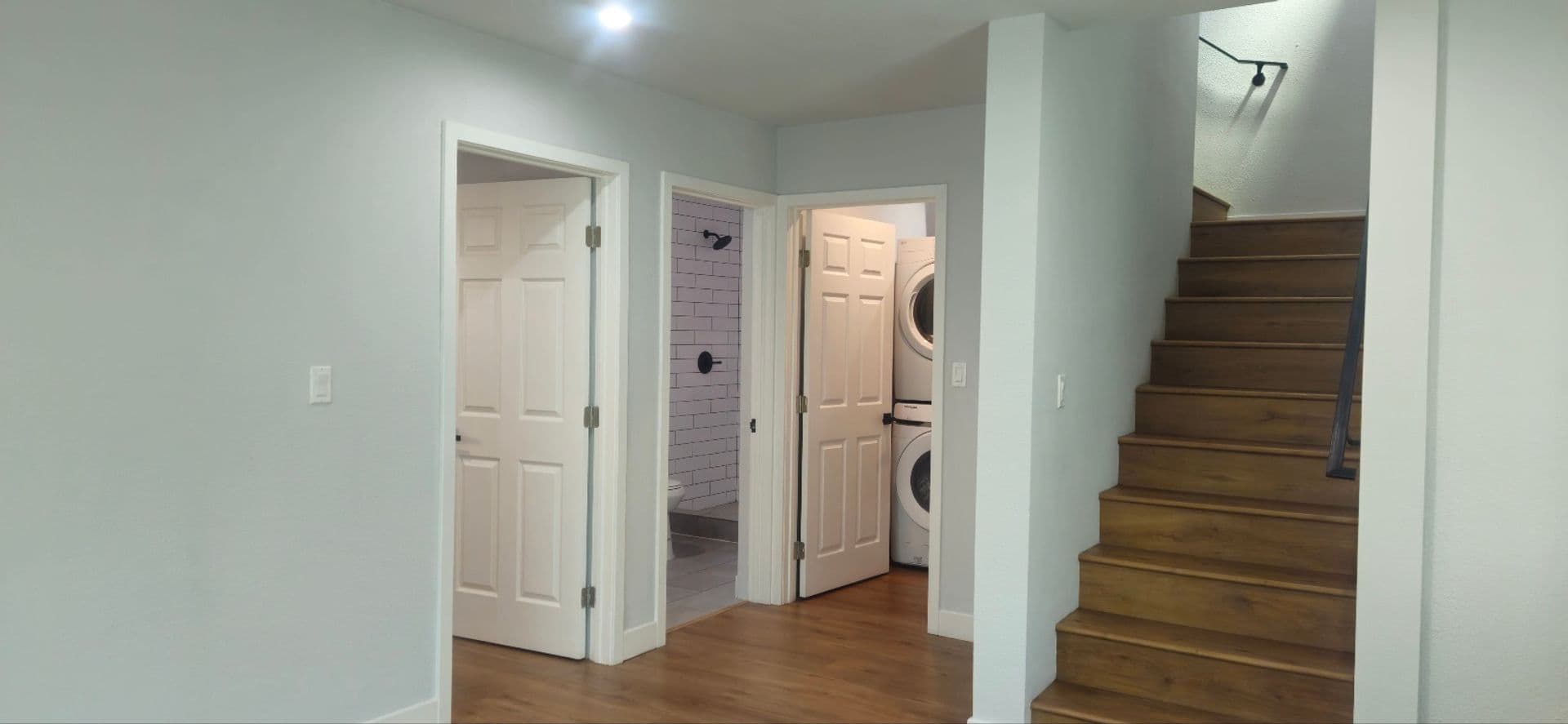 LOS ANGELES Apartment: 926 E 57TH ST