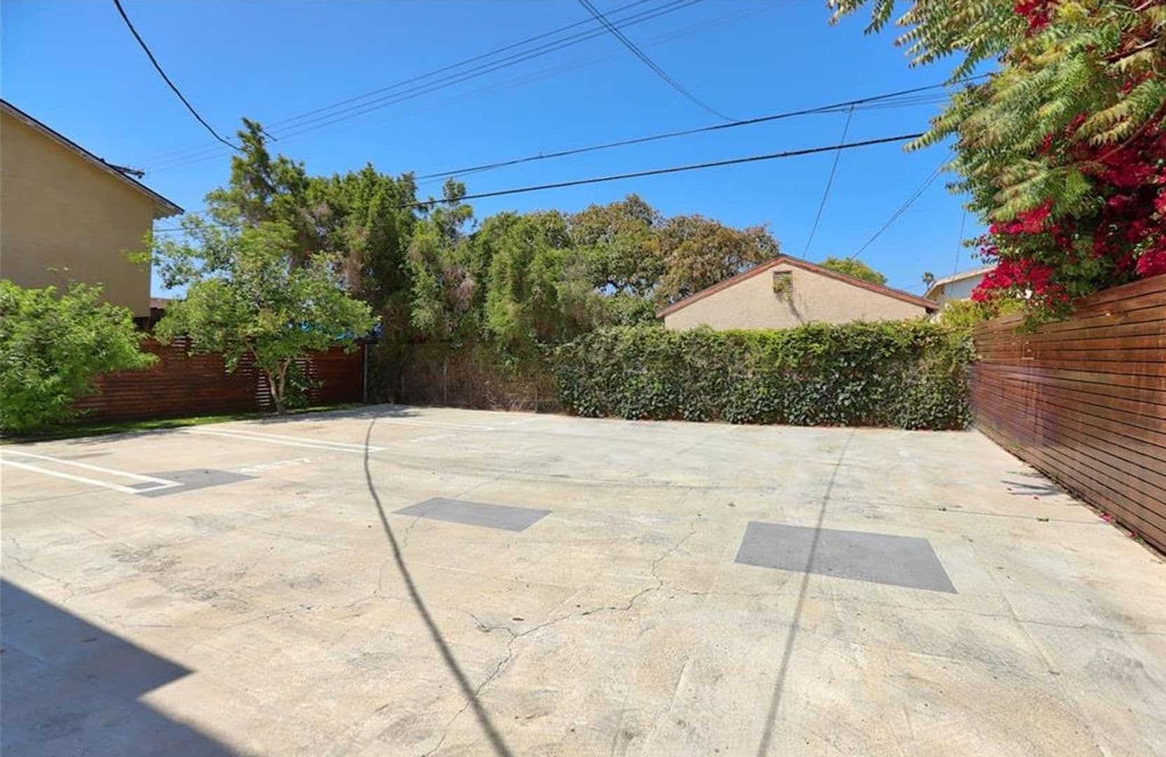 Los Angeles Apartment: 4537 Saint Elmo Dr