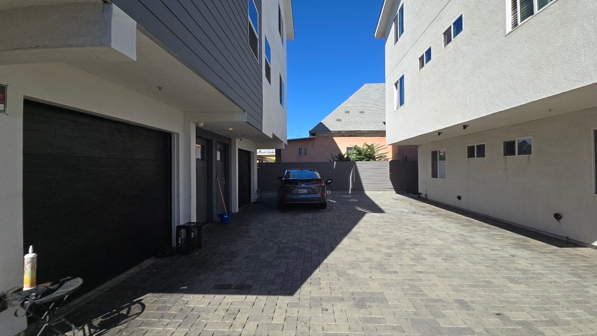 Los Angeles Apartment: 232 E 27th St.