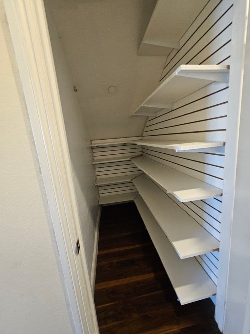 Los Angeles Apartment: 6629 Denver ave