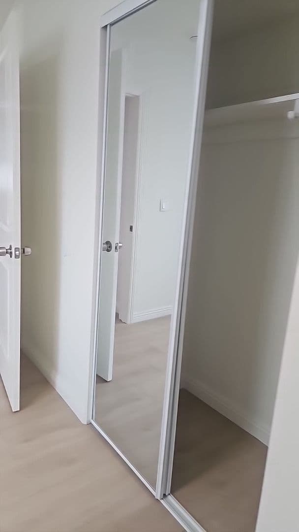 Los Angeles Apartment: 315 W 56th St