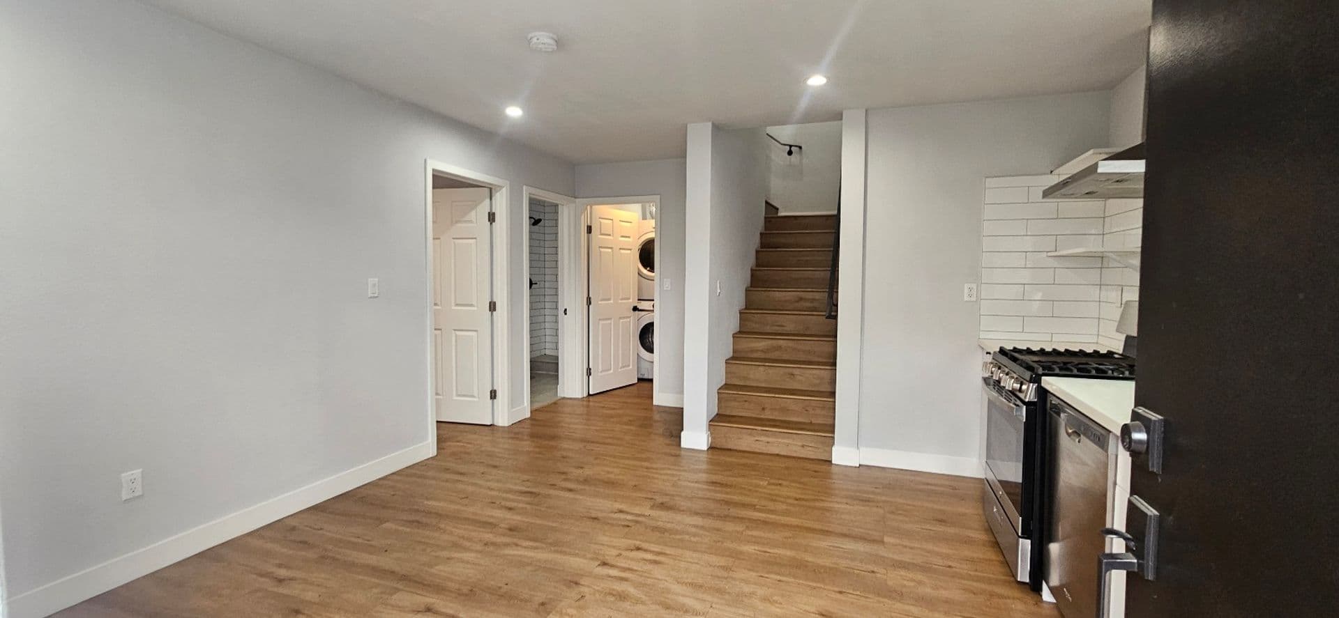 LOS ANGELES Apartment: 926 E 57TH ST