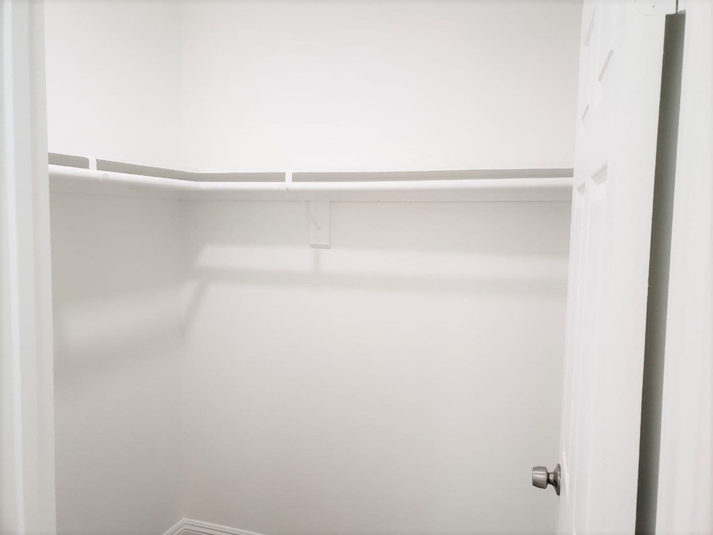 LOS ANGELES Apartment: 4238