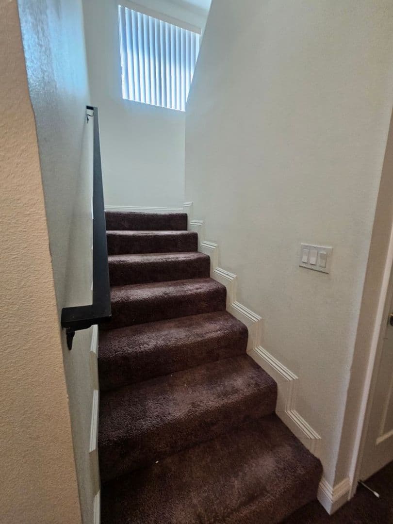 LOS ANGELES Apartment: 812 E 76th Pl