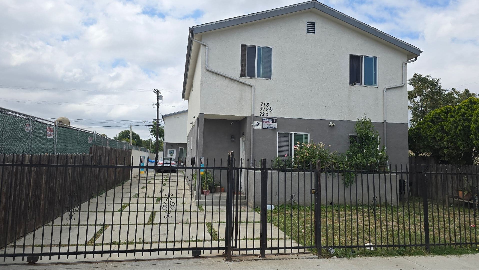 Los Angeles Apartment: 718 W 85TH ST
