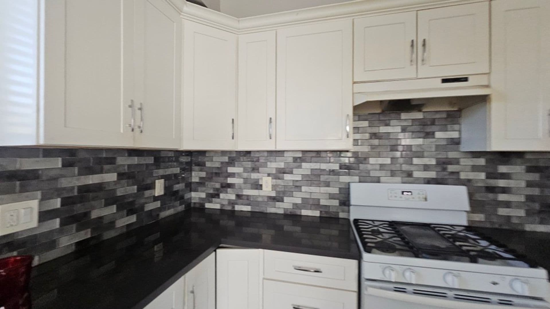 LOS ANGELES Apartment: 122 W 55TH ST
