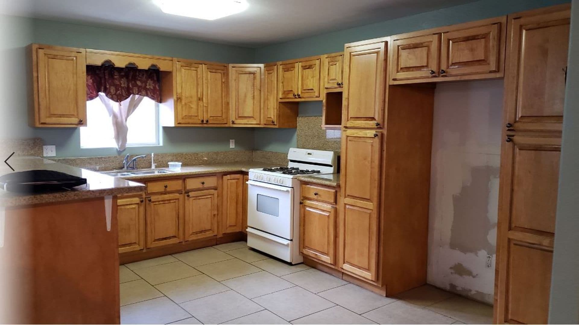 LOS ANGELES Apartment: 1319 E 59TH PL