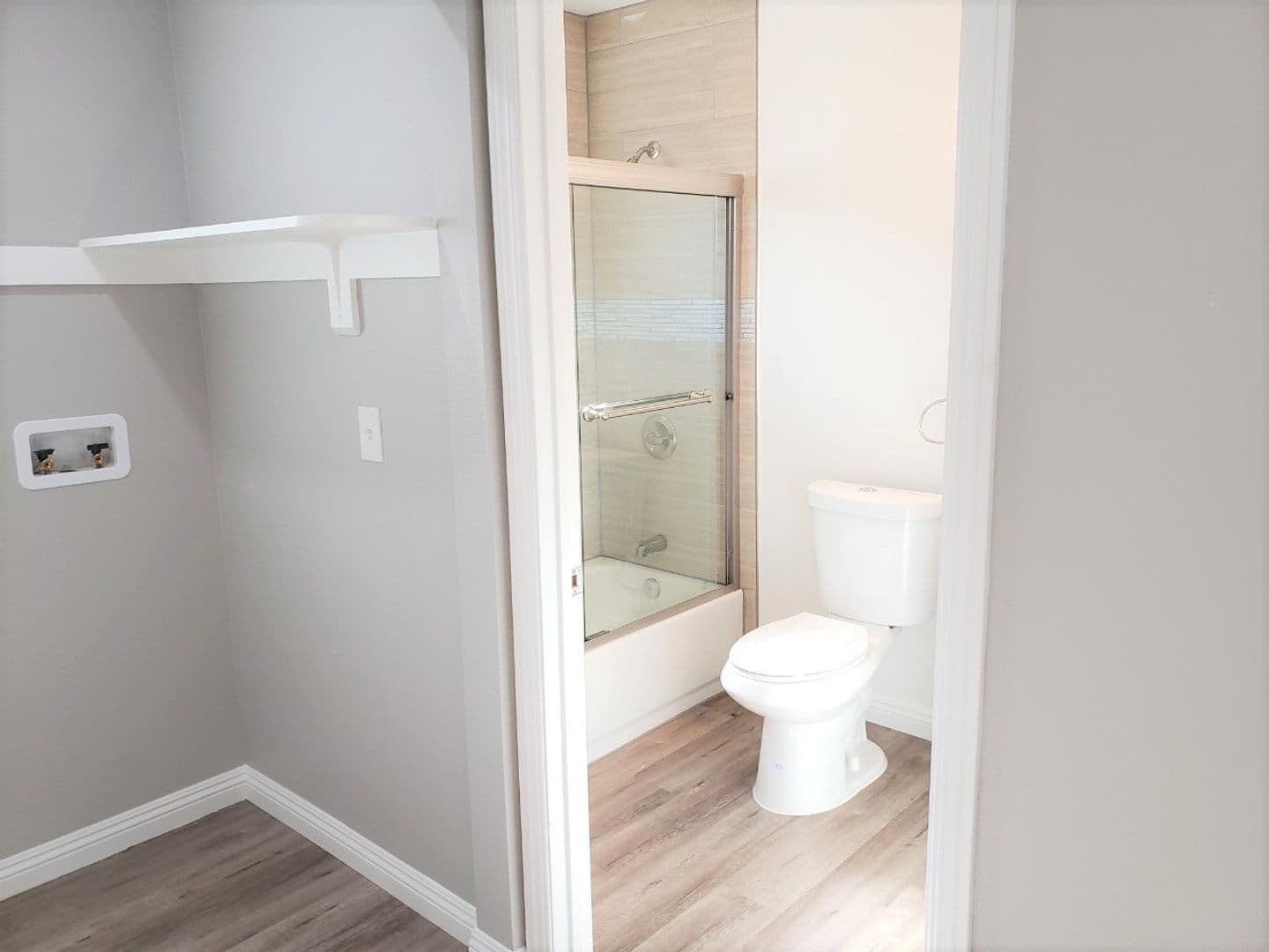 LOS ANGELES Apartment: 4238