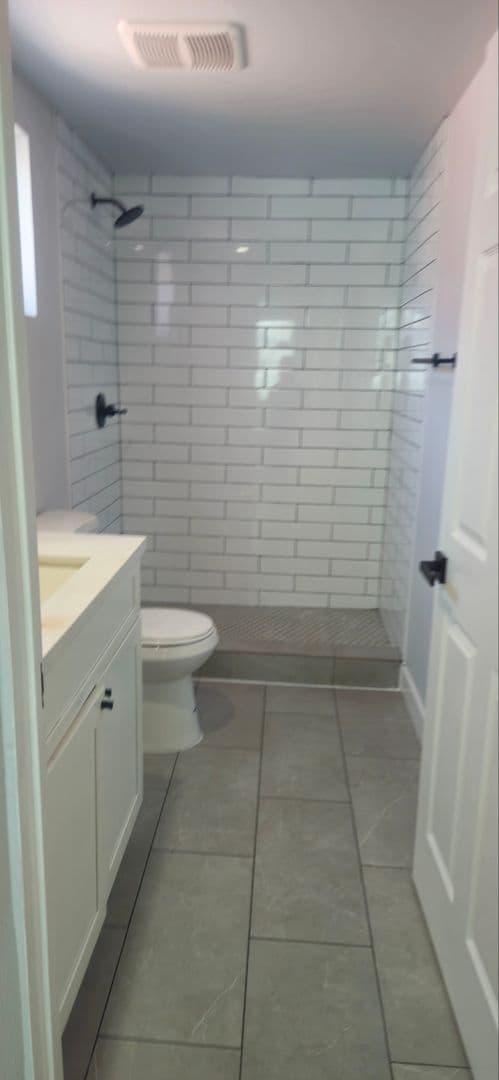 LOS ANGELES Apartment: 926 E 57TH ST