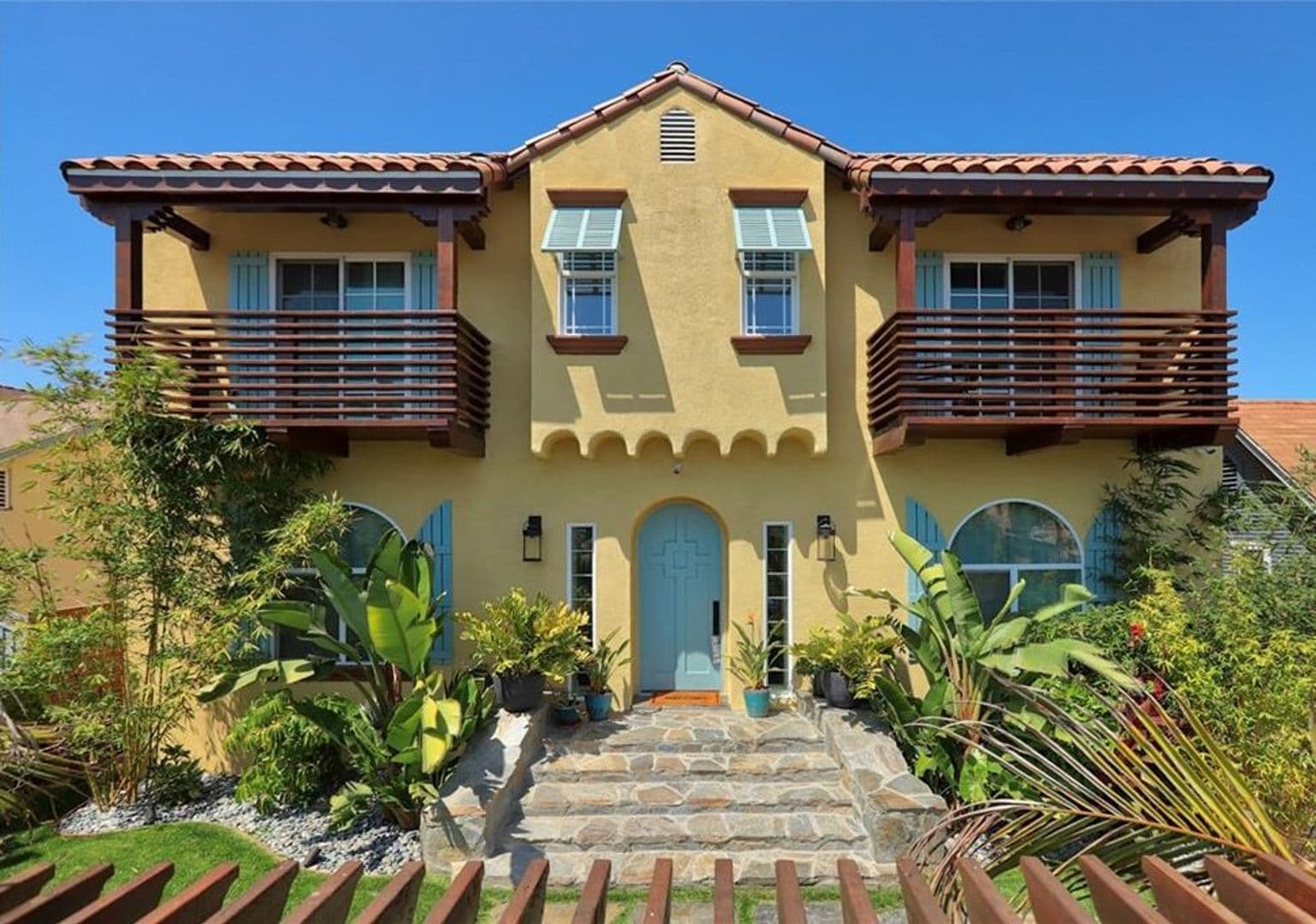 Los Angeles Apartment: 4537 Saint Elmo Dr