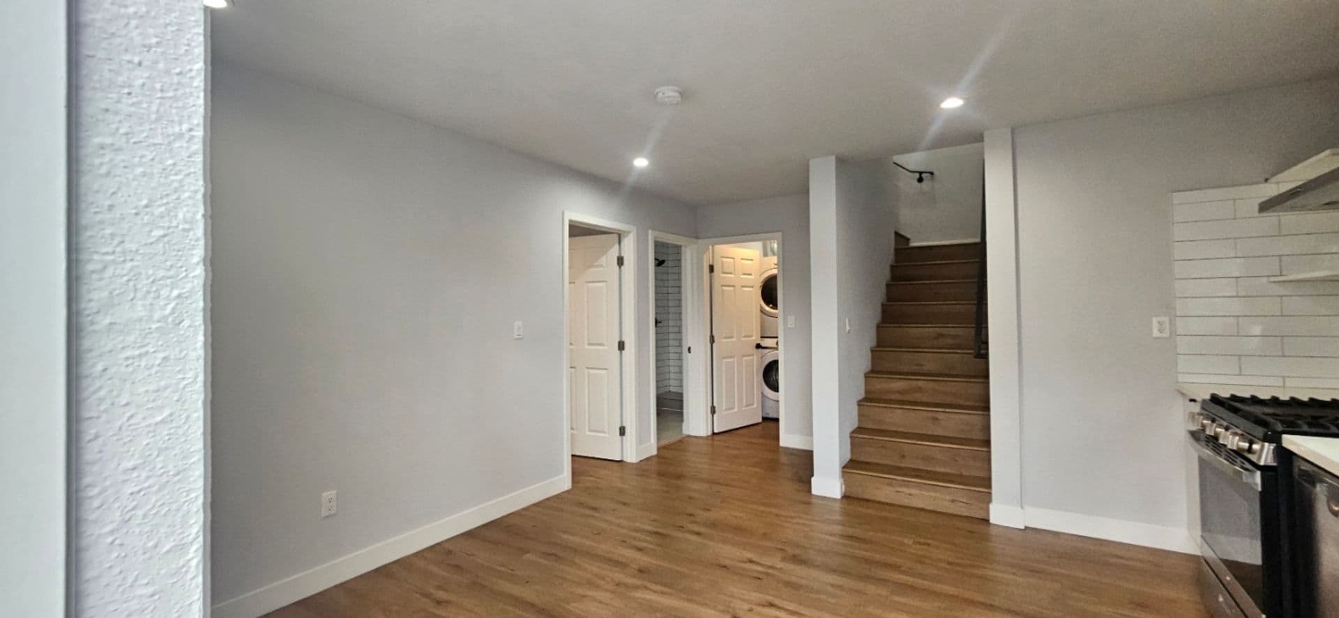LOS ANGELES Apartment: 926 E 57TH ST
