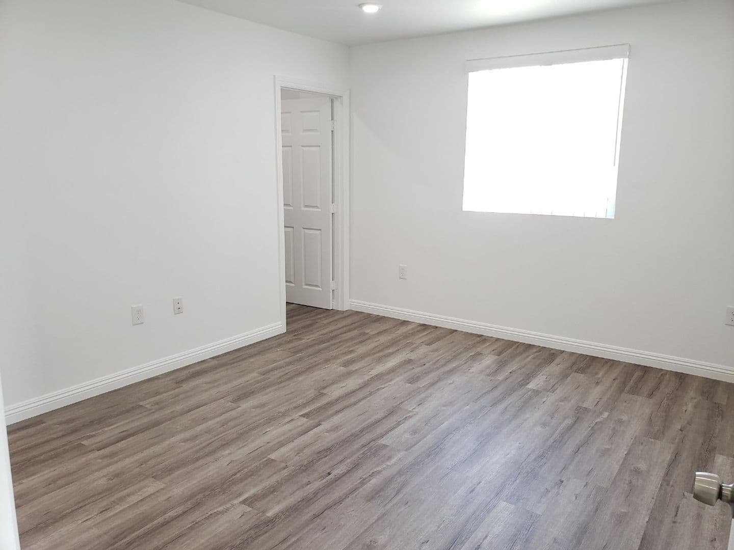 LOS ANGELES Apartment: 4238