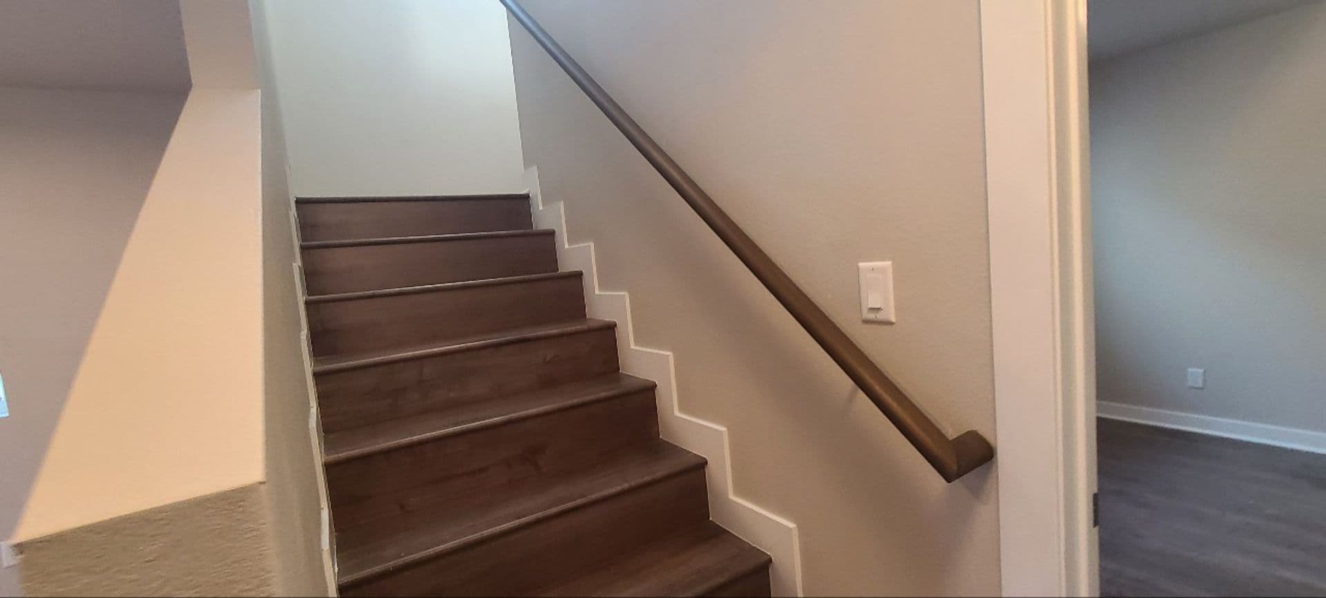 Los Angeles Apartment: 150 E 109th Pl