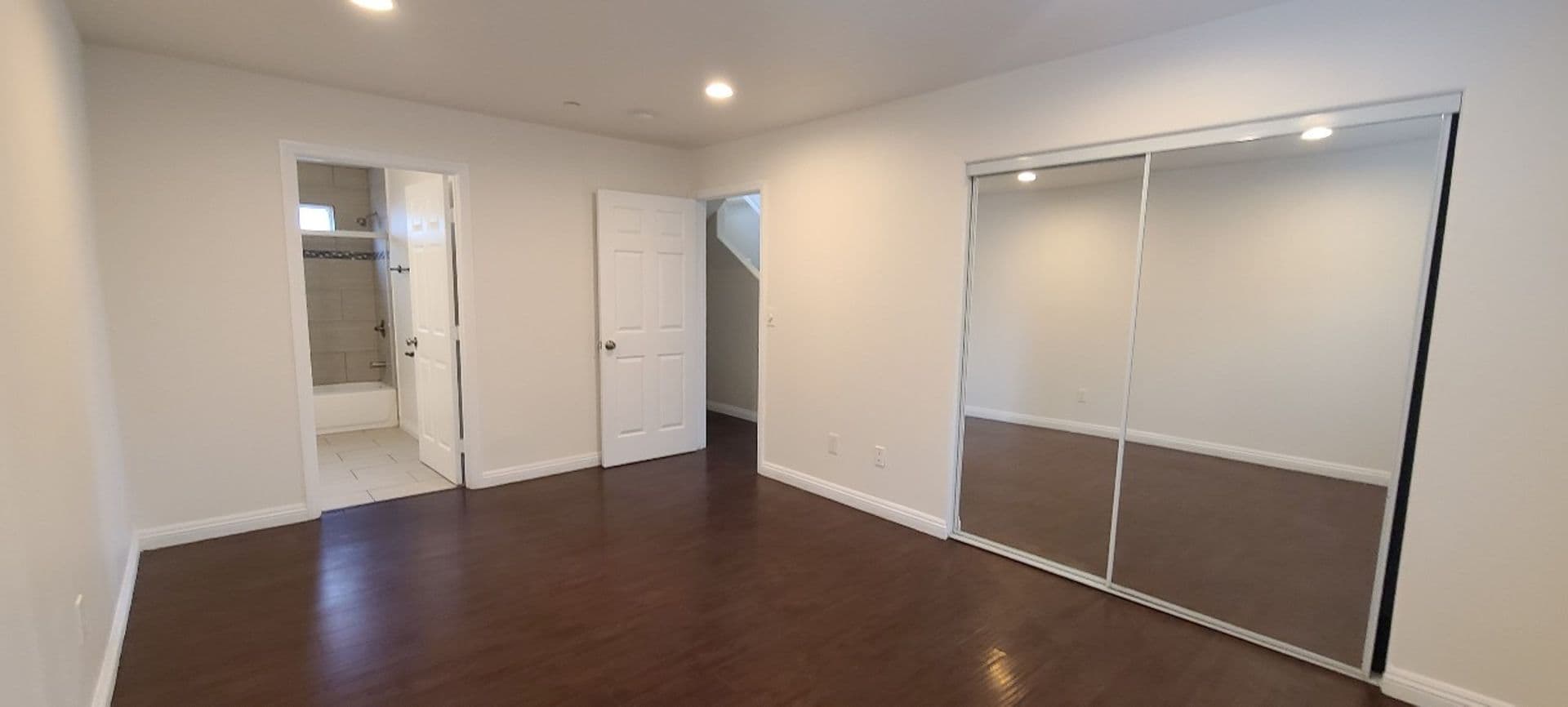 LOS ANGELES Apartment: 1627 E 88TH ST