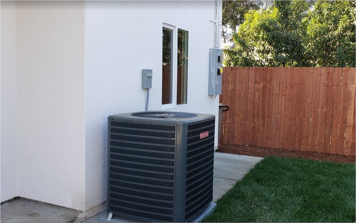 LOS ANGELES Apartment: 1627 E 88TH ST