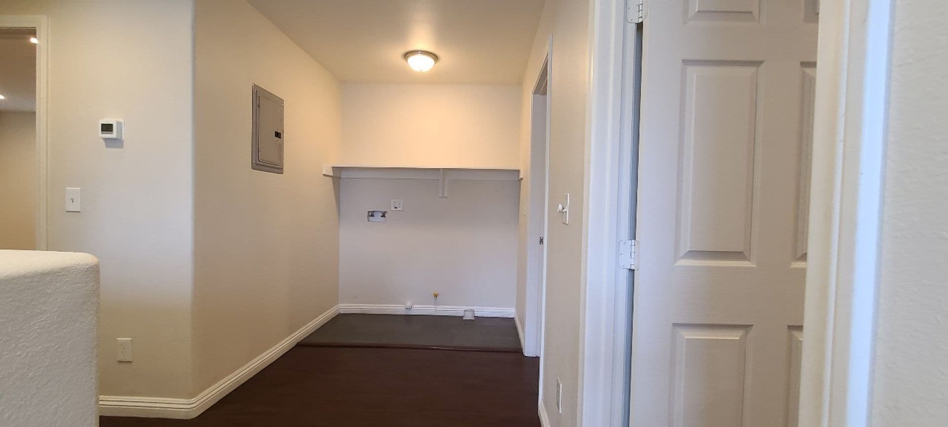 LOS ANGELES Apartment: 1627 E 88TH ST
