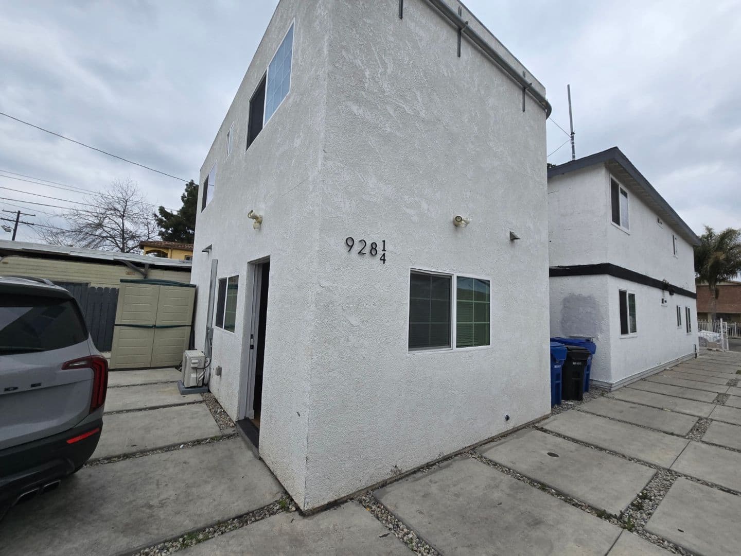 LOS ANGELES Apartment: 926 E 57TH ST
