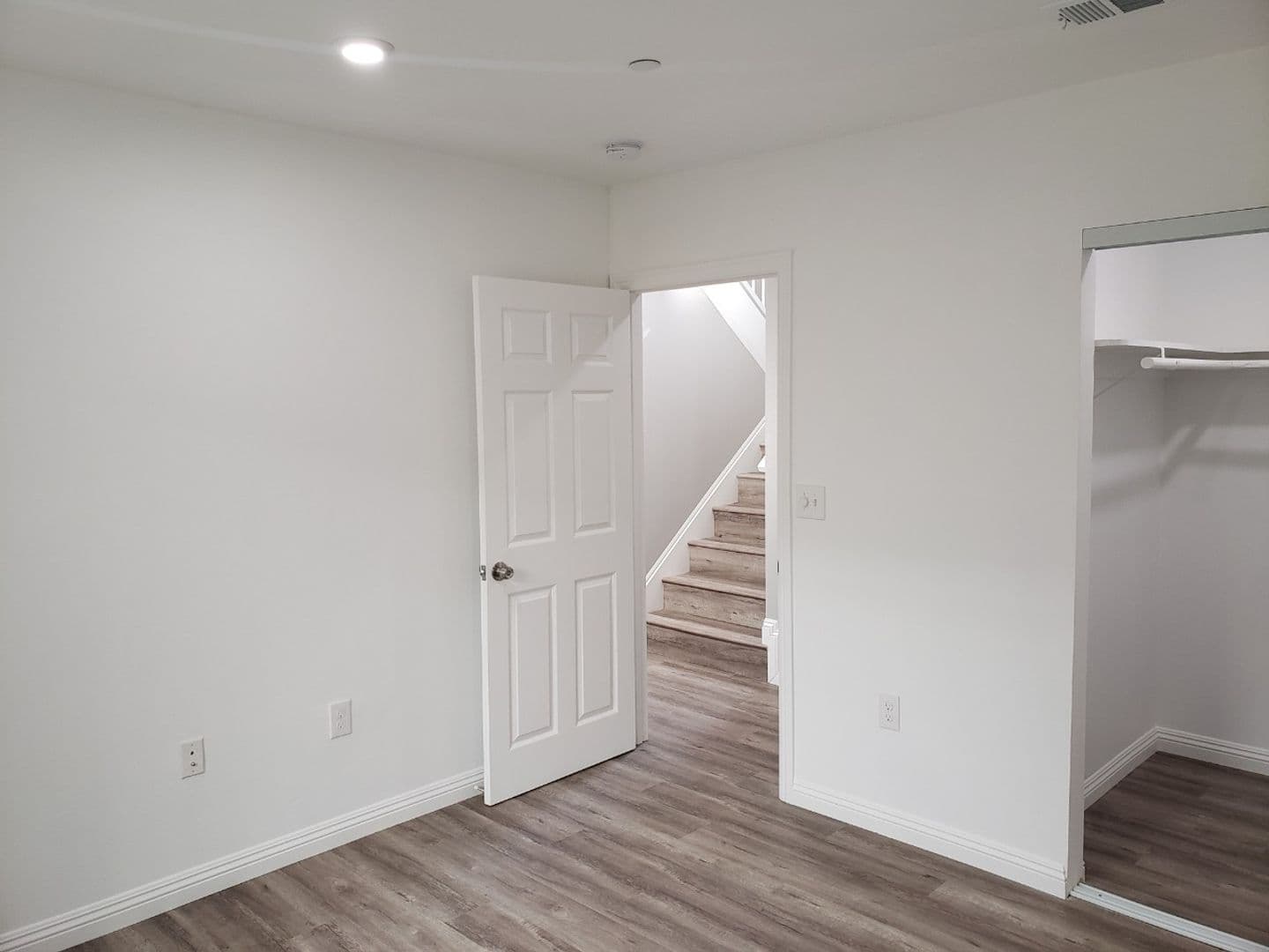 LOS ANGELES Apartment: 4238