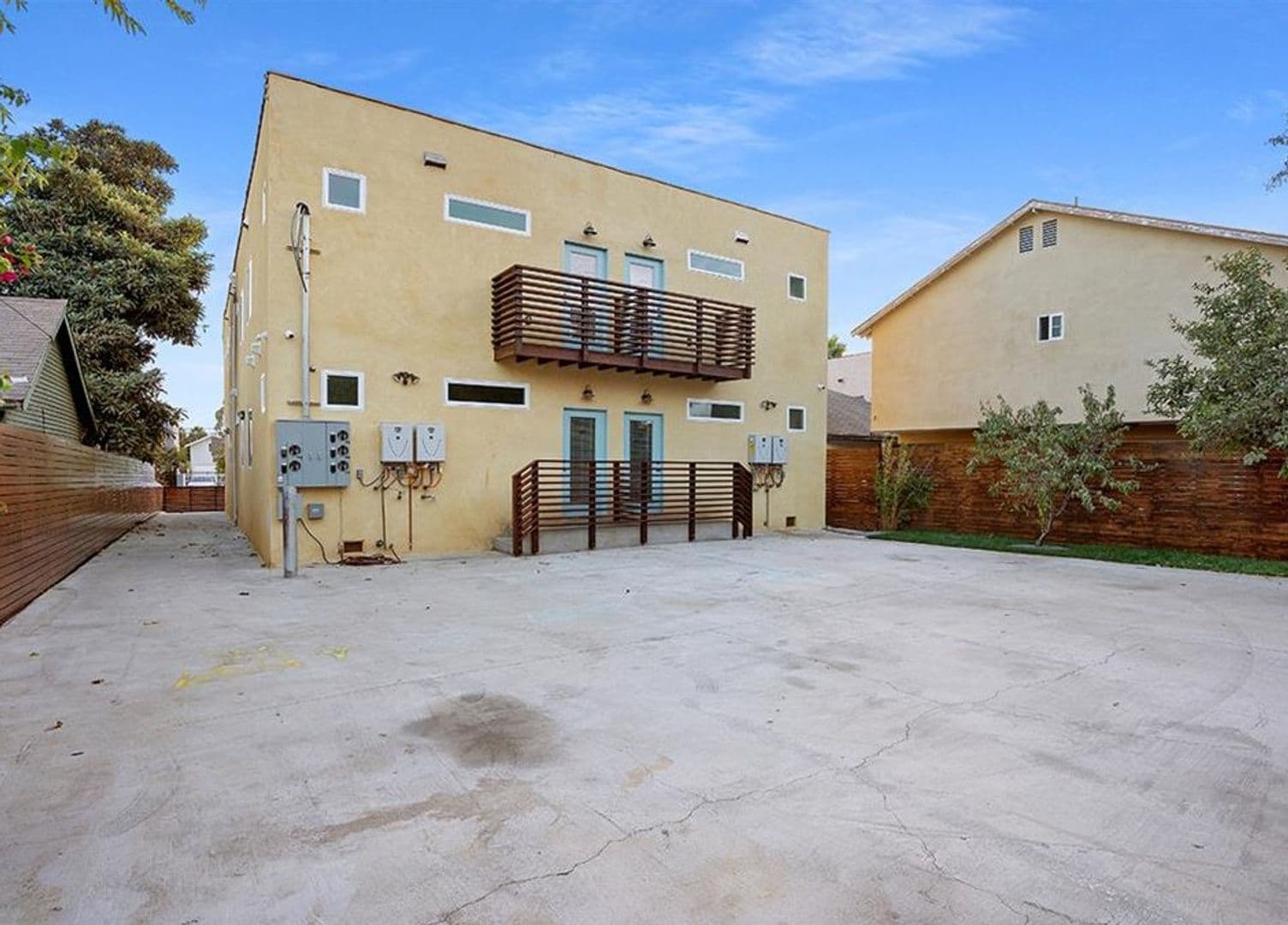Los Angeles Apartment: 4537 Saint Elmo Dr