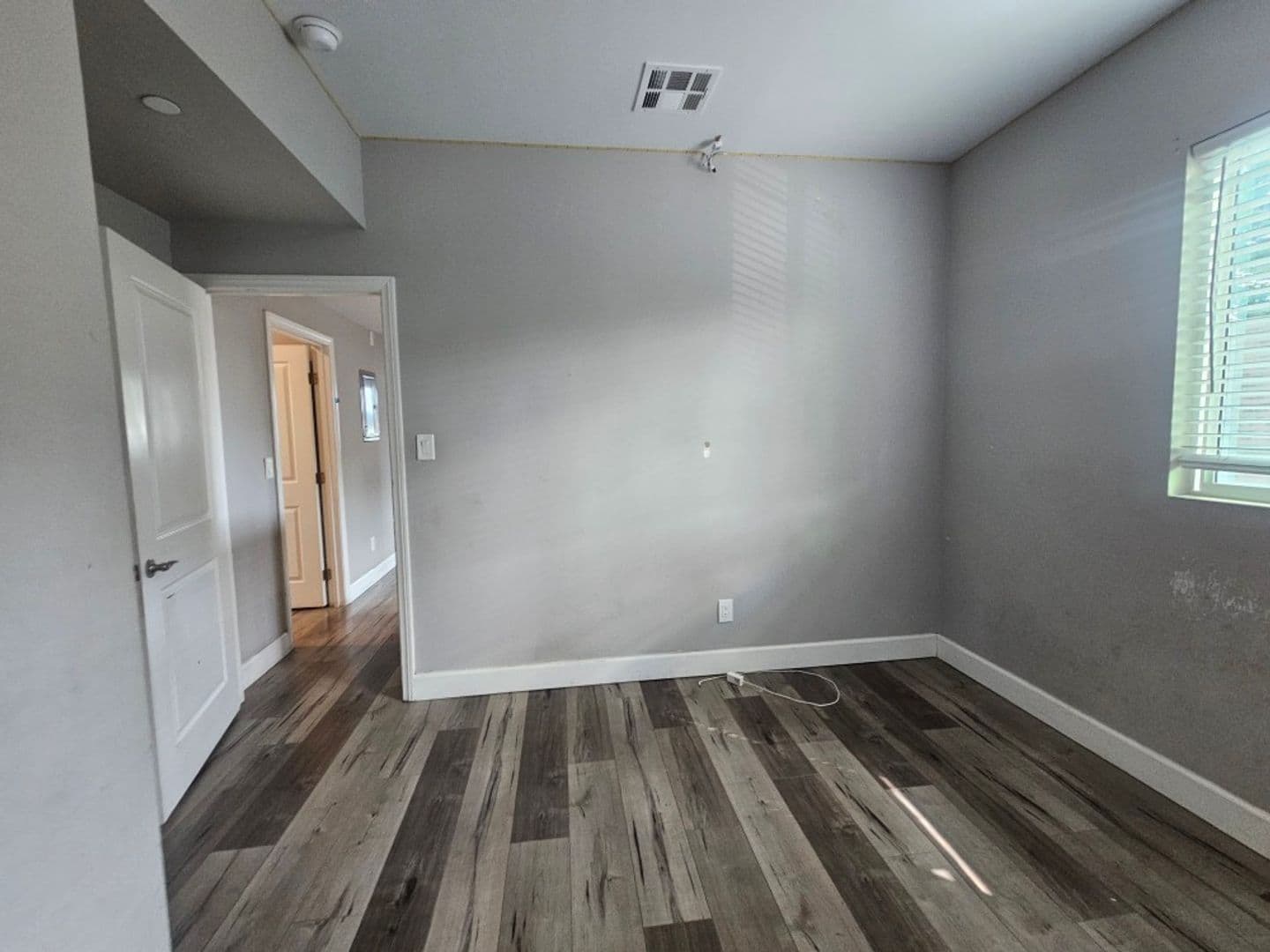 LOS ANGELES Apartment: 122 W 55TH ST