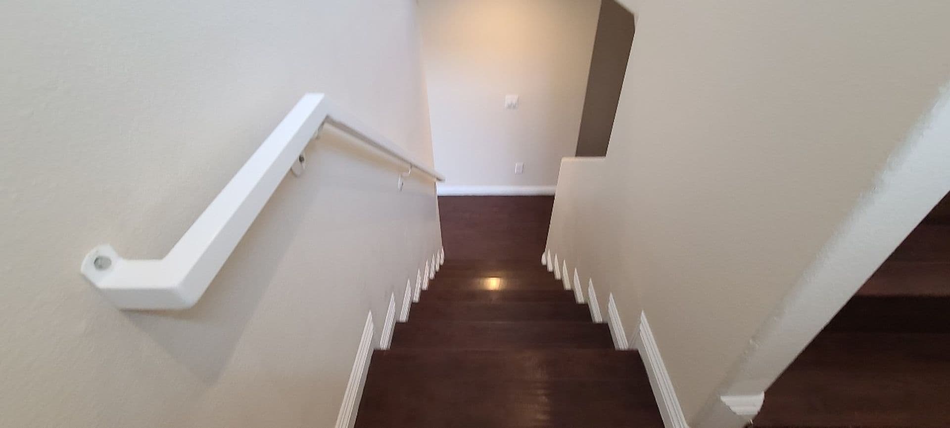 LOS ANGELES Apartment: 1627 E 88TH ST