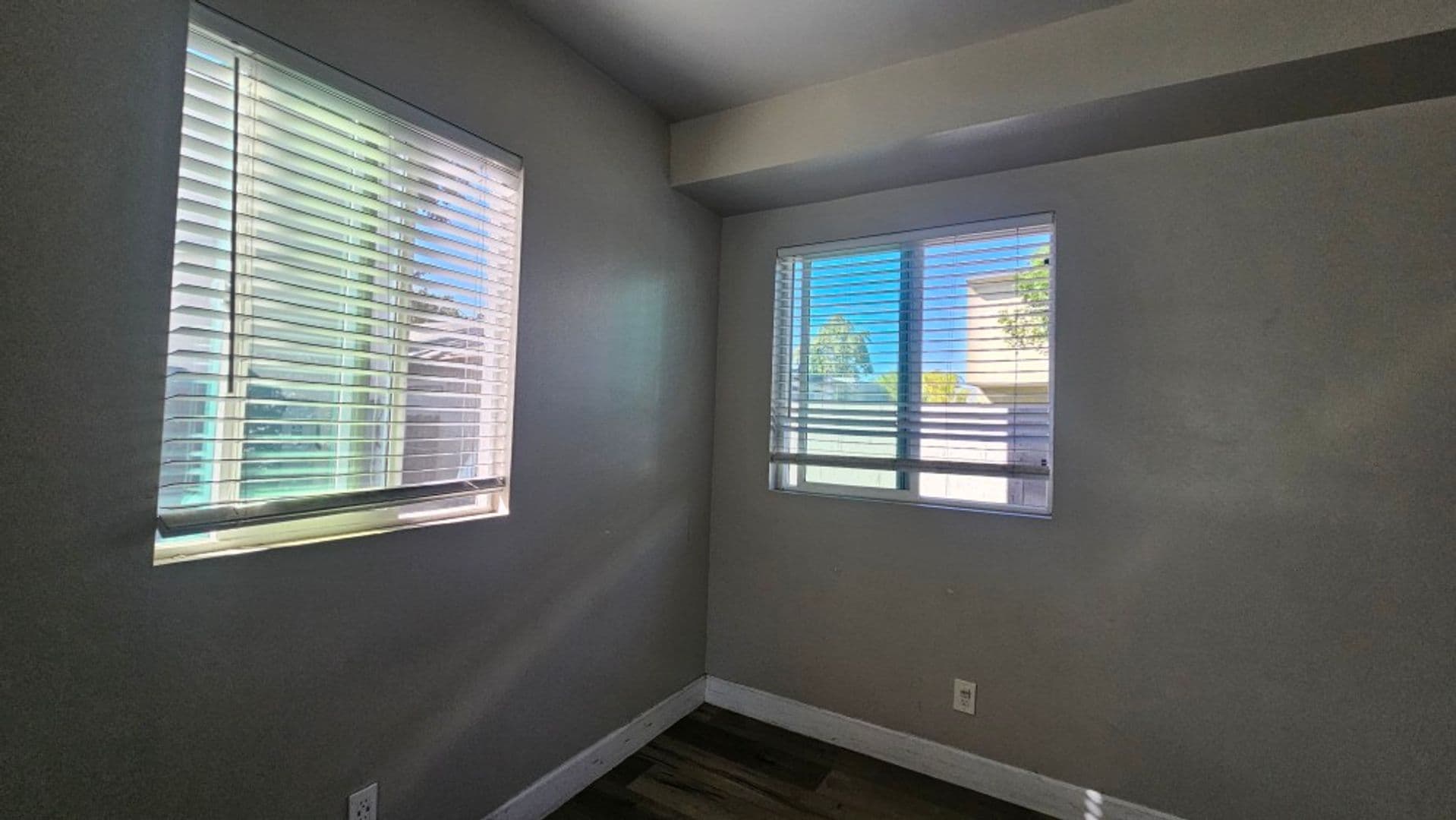LOS ANGELES Apartment: 122 W 55TH ST