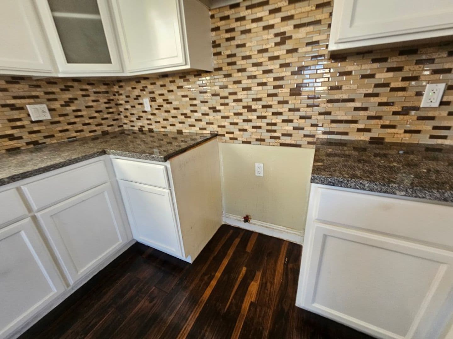 Los Angeles Apartment: 6629 Denver ave