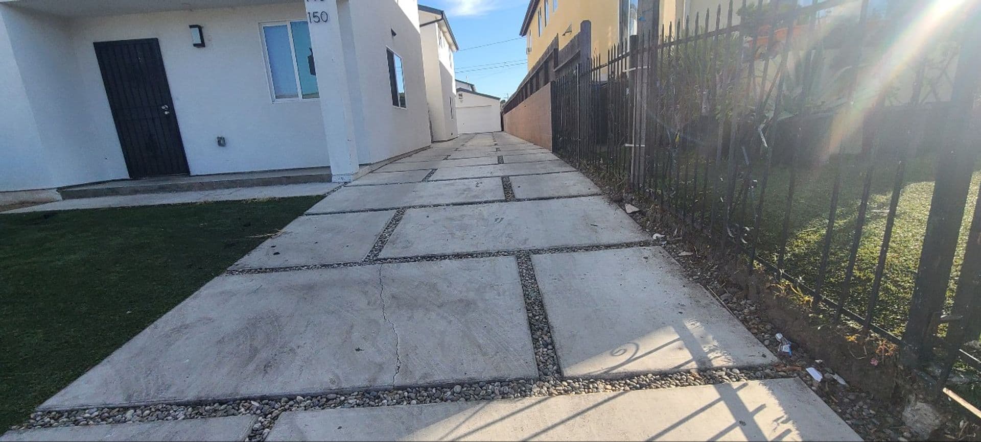 Los Angeles Apartment: 150 E 109th Pl