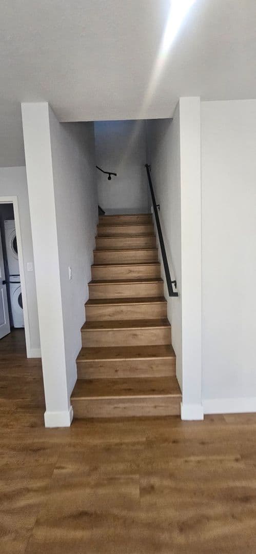 LOS ANGELES Apartment: 926 E 57TH ST