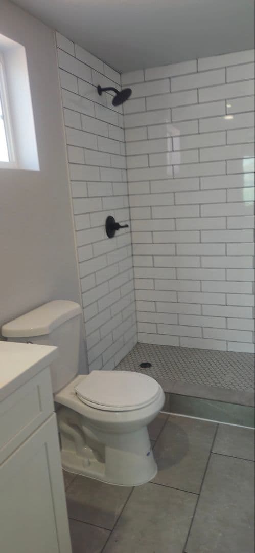 LOS ANGELES Apartment: 926 E 57TH ST