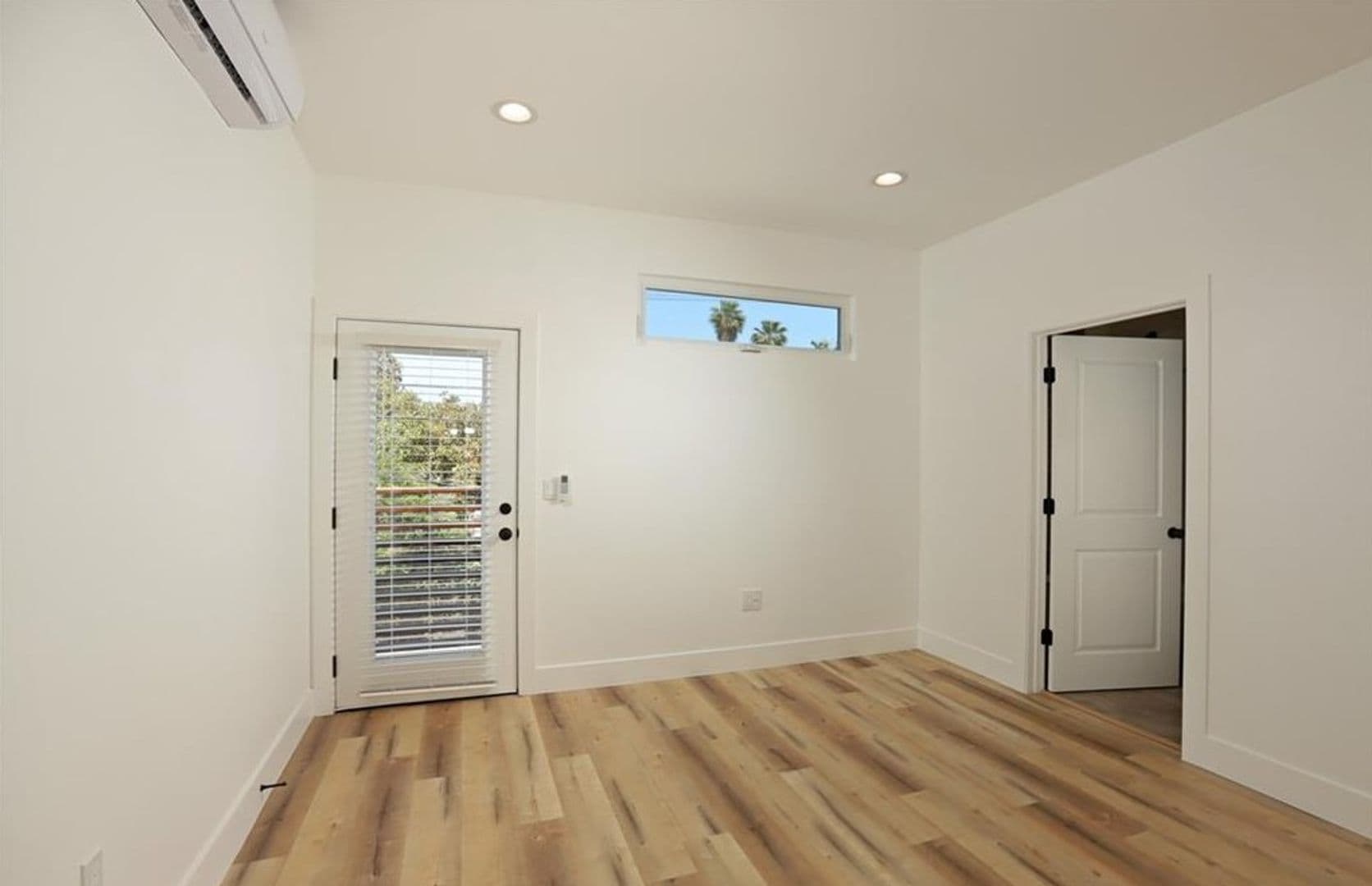 Los Angeles Apartment: 4537 Saint Elmo Dr
