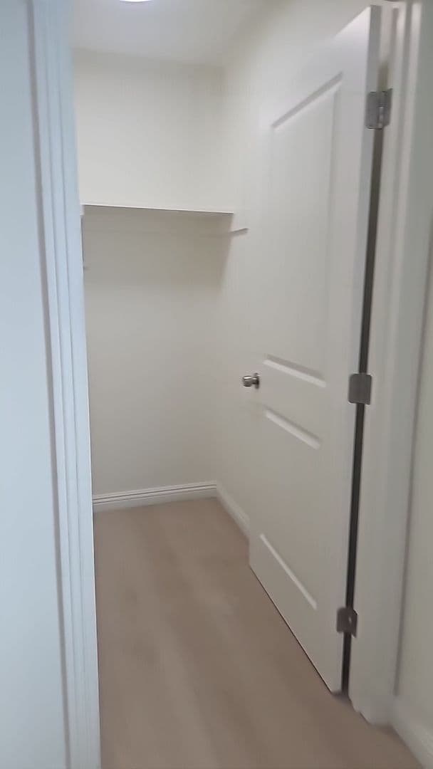 Los Angeles Apartment: 315 W 56th St