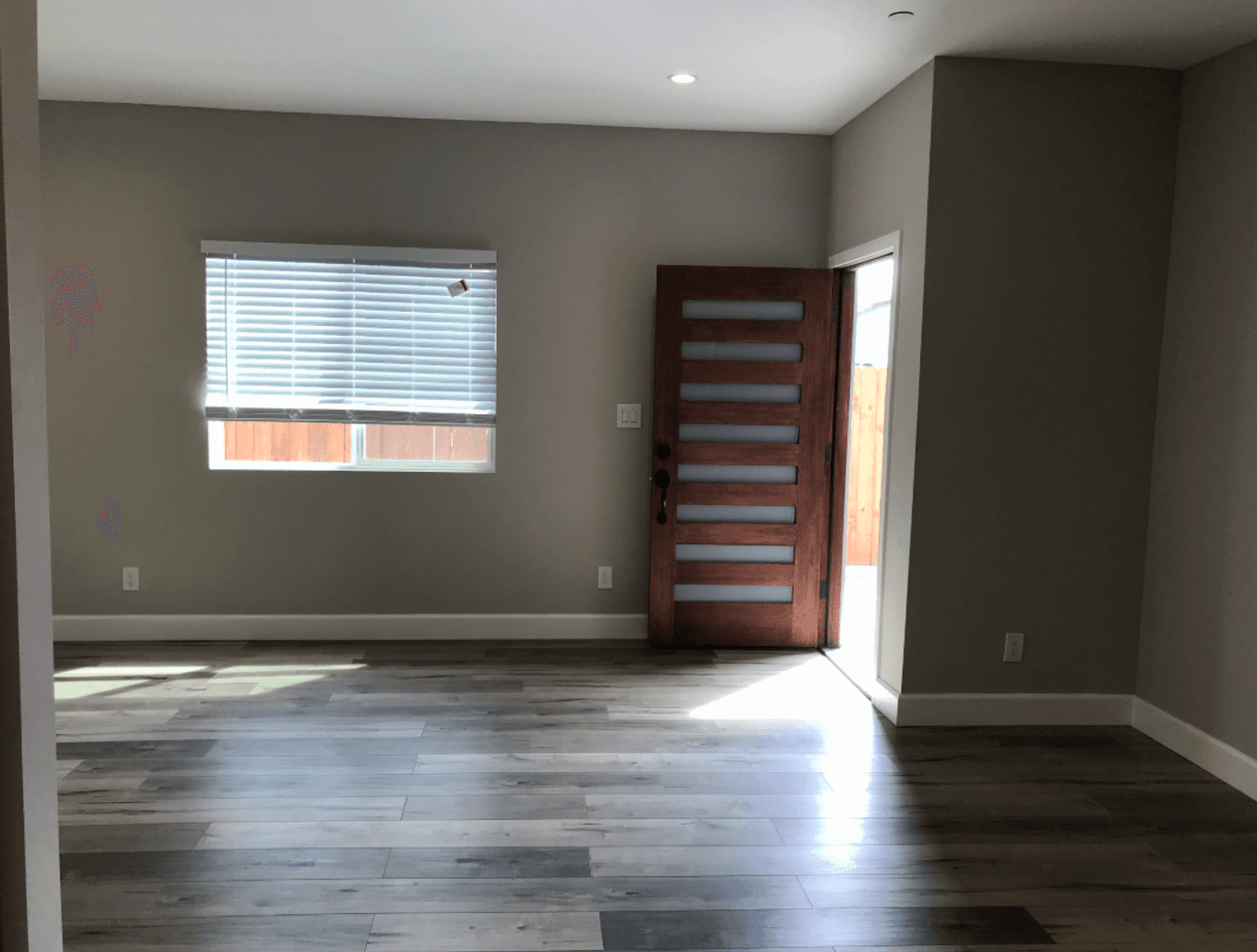 Los Angeles Apartment: 6629 Denver ave