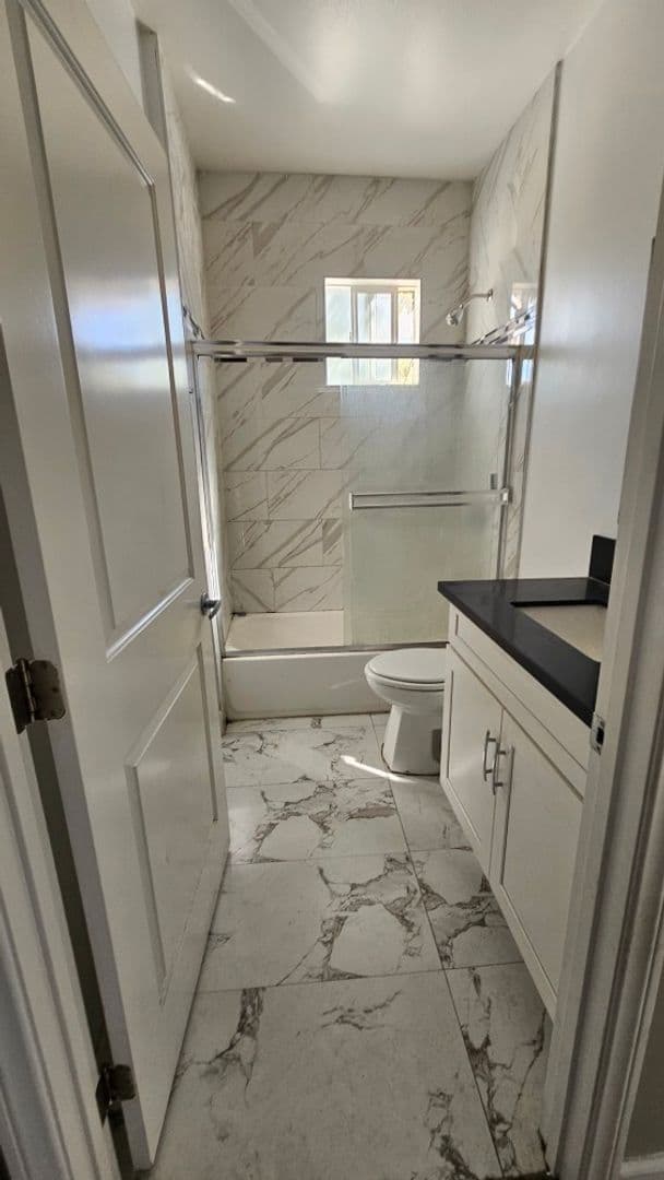 LOS ANGELES Apartment: 122 W 55TH ST