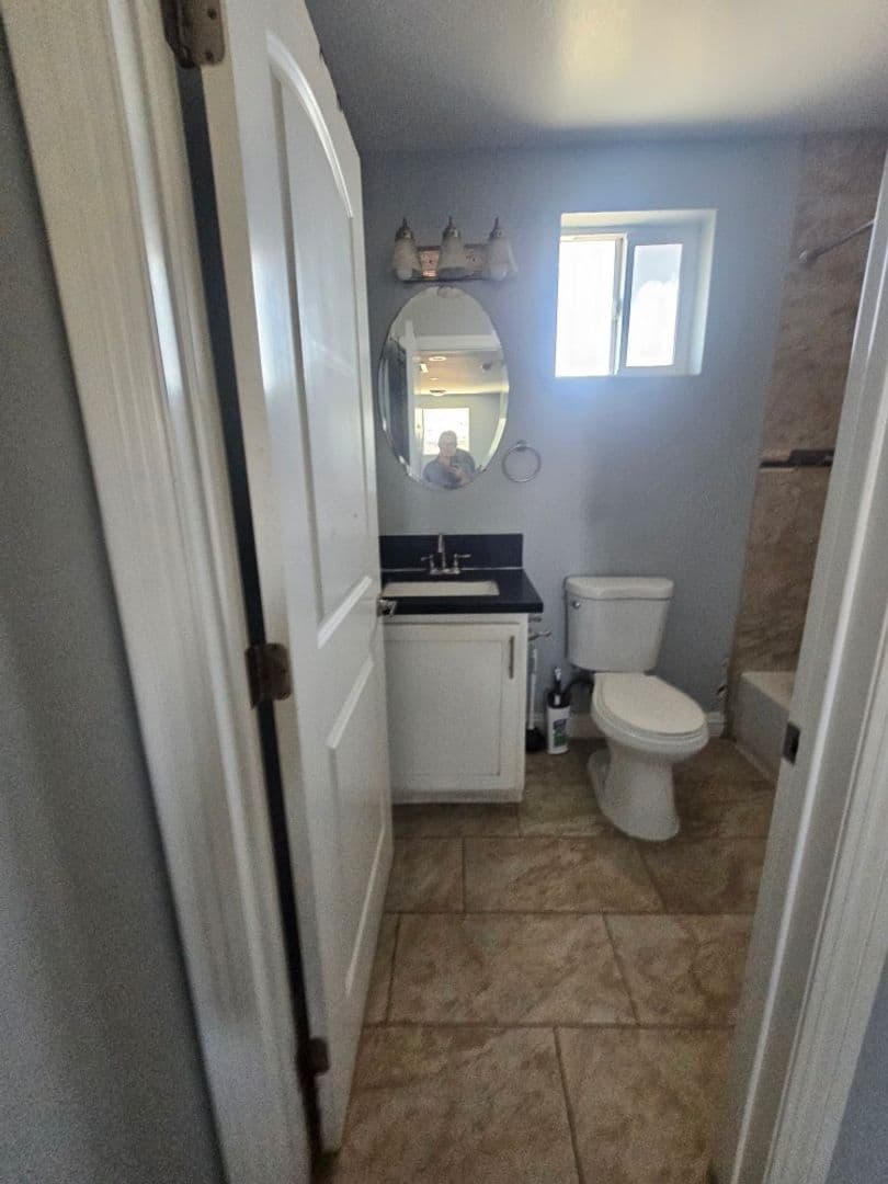 Los Angeles Apartment: 718 W 85TH ST